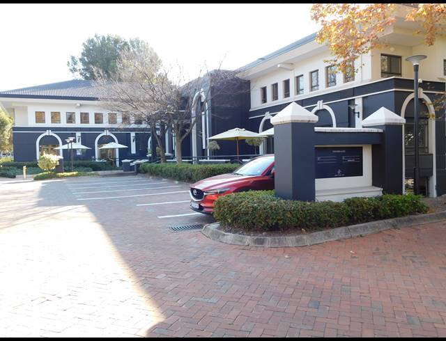 253M² OFFICE TO LET IN HYDE PARK